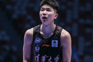 犯规麻烦!石奎仅出战26分钟拿14分5板3助 最后时刻发力难挽败局 犯规麻烦!石奎仅出战26分钟拿14分5板3助 最后时刻发力难挽败局