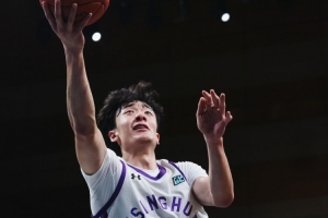 拼尽全力!隰泰诚11中7空砍全队最高22分7板外加4助 三分2中2 拼尽全力!隰泰诚11中7空砍全队最高22分7板外加4助 三分2中2