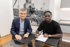 与拉比奥特斗殴离队!官方:博洛尼亚1950万欧签马赛前锋乔纳森-罗 与拉比奥特斗殴离队!官方:博洛尼亚1950万欧签马赛前锋乔纳森-罗