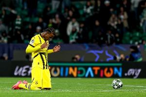 记者:多特为引进楚克乌梅卡花费2400万镑,球员已经获准离队 记者:多特为引进楚克乌梅卡花费2400万镑,球员已经获准离队