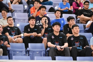 现场看中超!邱彪:小时候就知道山东队 第一次来感觉太震撼了 现场看中超!邱彪:小时候就知道山东队 第一次来感觉太震撼了