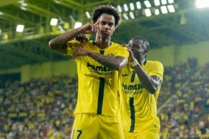 布坎南戴帽!比利亚雷亚尔5-0赫罗纳,两轮全胜净胜7球登顶积分榜 布坎南戴帽!比利亚雷亚尔5-0赫罗纳,两轮全胜净胜7球登顶积分榜