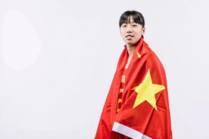 郑馨茹:前段时间脚踝受伤 现在恢复得还可以 和队友的磨合好很多 郑馨茹:前段时间脚踝受伤 现在恢复得还可以 和队友的磨合好很多