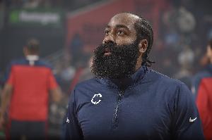 夸梅:哈登夏天只会抽烟喝酒 在海外进监狱 和脱衣舞娘开派对 夸梅:哈登夏天只会抽烟喝酒 在海外进监狱 和脱衣舞娘开派对