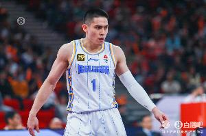 北京送走周琦陈盈骏范子铭之一才能引进赵睿 新疆去年追过陈盈骏 北京送走周琦陈盈骏范子铭之一才能引进赵睿 新疆去年追过陈盈骏