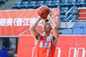 体检过了?媒体人:陈林坚今晚就会抵达青岛和山东男篮会合 体检过了?媒体人:陈林坚今晚就会抵达青岛和山东男篮会合