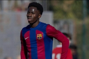 每体:15岁的埃布里马被视为继亚马尔后巴萨青训发掘的又一瑰宝 每体:15岁的埃布里马被视为继亚马尔后巴萨青训发掘的又一瑰宝