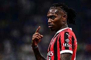 隆戈:莱奥将因伤缺席对阵莱切比赛,阿莱格里只有三名前锋可用 隆戈:莱奥将因伤缺席对阵莱切比赛,阿莱格里只有三名前锋可用