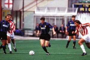 30年前的今天:萨内蒂上演国米处子秀,开启858场蓝黑故事 30年前的今天:萨内蒂上演国米处子秀,开启858场蓝黑故事