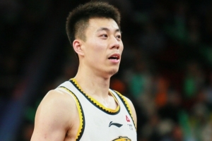 媒体人:上海男篮得到张镇麟的代价非常小 球队也续约了闫鹏飞 媒体人:上海男篮得到张镇麟的代价非常小 球队也续约了闫鹏飞