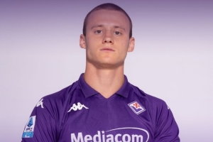 迪马:利雅得新月3500万欧求购科穆佐,要求球员在本周三做出答复 迪马:利雅得新月3500万欧求购科穆佐,要求球员在本周三做出答复