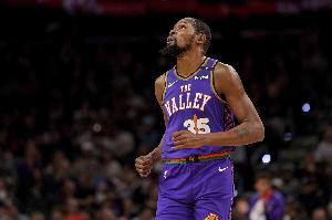 贝弗利:杜兰特在80年代场均能拿50分 他和伯德之间我肯定选前者 贝弗利:杜兰特在80年代场均能拿50分 他和伯德之间我肯定选前者