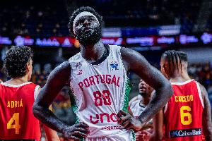 攻防俱佳！科塔8中7砍半场最高15分6板3帽 正负值+7