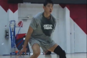 永不放弃最初的目标!崔永熙最新康复训练视频 左腿佩戴护膝 永不放弃最初的目标!崔永熙最新康复训练视频 左腿佩戴护膝