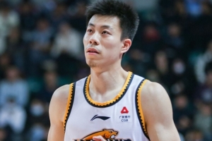 张镇麟?京媒:一名北方球队前国手球员已加盟上海男篮 张镇麟?京媒:一名北方球队前国手球员已加盟上海男篮