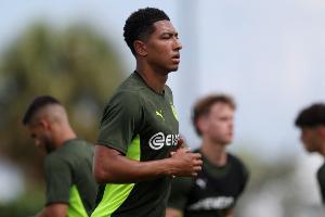 ESPN:小贝林事件后,多特禁止球员父母进入更衣室区域 ESPN:小贝林事件后,多特禁止球员父母进入更衣室区域