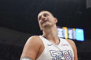 波津:约基奇可能是现今世界上最好的球员 对阵他将是艰难挑战 波津:约基奇可能是现今世界上最好的球员 对阵他将是艰难挑战