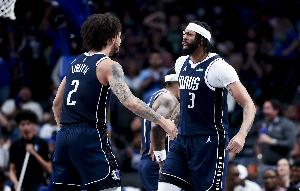 认真的?库班:球队新赛季的成败取决于莱夫利和戴维斯的三分表现 认真的?库班:球队新赛季的成败取决于莱夫利和戴维斯的三分表现