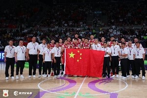 男篮助教李昂回顾亚洲杯:第一次为国出征 全新征途等着我们探索 男篮助教李昂回顾亚洲杯:第一次为国出征 全新征途等着我们探索