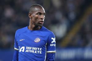 记者:拜仁仍在商谈引进杰克逊,还有四家俱乐部正与切尔西谈判 记者:拜仁仍在商谈引进杰克逊,还有四家俱乐部正与切尔西谈判