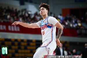 媒体人:北京有三个顶薪用C类合同拿下赵睿 有钱真的能为所欲为啊 媒体人:北京有三个顶薪用C类合同拿下赵睿 有钱真的能为所欲为啊