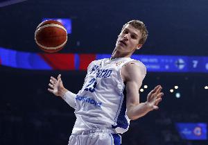 FIBA微波炉!马尔卡宁首节2中2&罚球6中5贡献10分1板1助1断 FIBA微波炉!马尔卡宁首节2中2&罚球6中5贡献10分1板1助1断