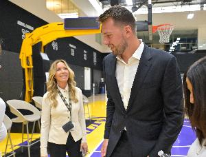 东契奇:我减重没有任何外界的具体因素 运动员有时候也需要放松 东契奇:我减重没有任何外界的具体因素 运动员有时候也需要放松