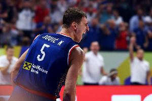 主力打卡你记首功!约维奇16分钟8中6&18分4板6助 首节12分抢开局 主力打卡你记首功!约维奇16分钟8中6&18分4板6助 首节12分抢开局