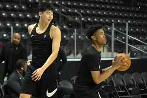 媒体人:别看广州拿了广东的钱和好苗子 广东还得连声道谢 媒体人:别看广州拿了广东的钱和好苗子 广东还得连声道谢