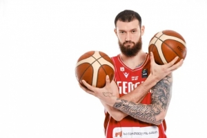 如此全能!马穆凯拉什维利11中6拿下19分7板6助 如此全能!马穆凯拉什维利11中6拿下19分7板6助