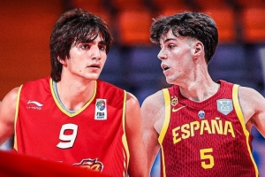 19岁小将苏佩里迎欧锦赛首秀 成09年卢比奥后最年轻西班牙球员 19岁小将苏佩里迎欧锦赛首秀 成09年卢比奥后最年轻西班牙球员