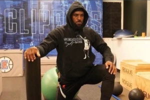 詹姆斯曾用快船设备训练?泰伦-卢:对此我不会发表任何意见 詹姆斯曾用快船设备训练?泰伦-卢:对此我不会发表任何意见