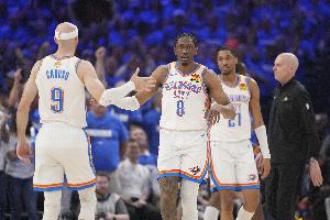 卡鲁索:最难的就是适应年轻队友的音乐品味 很多歌手我叫不上名 卡鲁索:最难的就是适应年轻队友的音乐品味 很多歌手我叫不上名