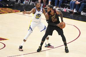 卢:若KD不去勇士他们无法战胜骑士 那样的话詹欧能再拿2-3冠 卢:若KD不去勇士他们无法战胜骑士 那样的话詹欧能再拿2-3冠