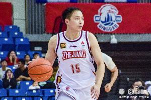 3年1800万顶薪北上!王奕博将成为青岛男篮4个赛季来首个顶薪球员 3年1800万顶薪北上!王奕博将成为青岛男篮4个赛季来首个顶薪球员