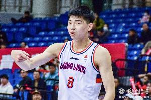 媒体人:北京上海广厦广东 下赛季CBA四强基本上无悬念了吧 媒体人:北京上海广厦广东 下赛季CBA四强基本上无悬念了吧