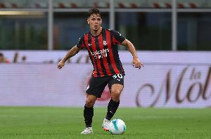 刚提的新车！米体：亚沙里与希门尼斯相撞 腓骨骨折至少缺阵2个月