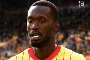 记者：朗斯引进布莱顿边锋西玛达成协议，转会费450万欧+奖金