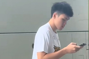 新秀报到!老6结束比赛第一时间和队伍汇合!期待一些化学反应~ 新秀报到!老6结束比赛第一时间和队伍汇合!期待一些化学反应~