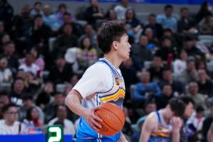 媒体人：赵睿提前结束剩余一年顶薪合同 将和北京改签三年C类合同