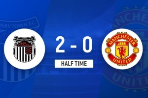 炸裂!曼联半场0-2英乙队格林斯比 奥纳纳失误对手另有一球被吹 炸裂!曼联半场0-2英乙队格林斯比 奥纳纳失误对手另有一球被吹