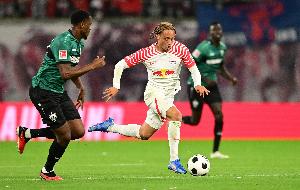 记者:热刺尚未正式报价哈维-西蒙斯,莱比锡要价至少7000万欧元 记者:热刺尚未正式报价哈维-西蒙斯,莱比锡要价至少7000万欧元