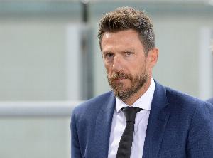 莱切主帅:米兰会不惜代价争取胜利,卡马达如果首发要保持冷静 莱切主帅:米兰会不惜代价争取胜利,卡马达如果首发要保持冷静