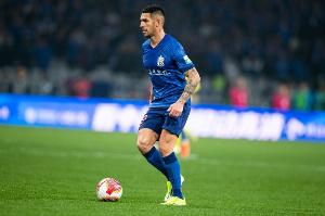 记者:路易斯腰部受伤已经有段时间,教练组决定本轮让他休息 记者:路易斯腰部受伤已经有段时间,教练组决定本轮让他休息