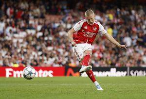 TA:马赛在与阿森纳洽谈津琴科转会,球员薪水是个重要问题 TA:马赛在与阿森纳洽谈津琴科转会,球员薪水是个重要问题