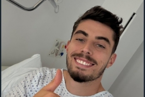 哈弗茨晒照报平安:小小挫折,很快回来💪🏼 哈弗茨晒照报平安:小小挫折,很快回来💪🏼