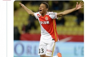 摩纳哥社媒晒姆巴佩青涩照:迫不及待想见你,后者回复:❤️🤍 摩纳哥社媒晒姆巴佩青涩照:迫不及待想见你,后者回复:❤️🤍