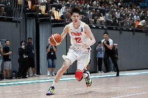 媒体人:郇斯楠年底择校 很可能是第一位NCAA high major中国球员 媒体人:郇斯楠年底择校 很可能是第一位NCAA high major中国球员