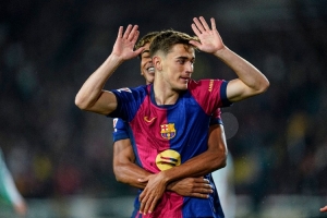 记者：加维今日训练出现一点小状况，将在今天或明天接受检查