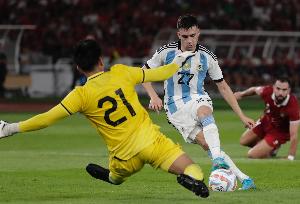 天空体育:切尔西商谈租借布莱顿中场博纳诺特,无买断条款 天空体育:切尔西商谈租借布莱顿中场博纳诺特,无买断条款